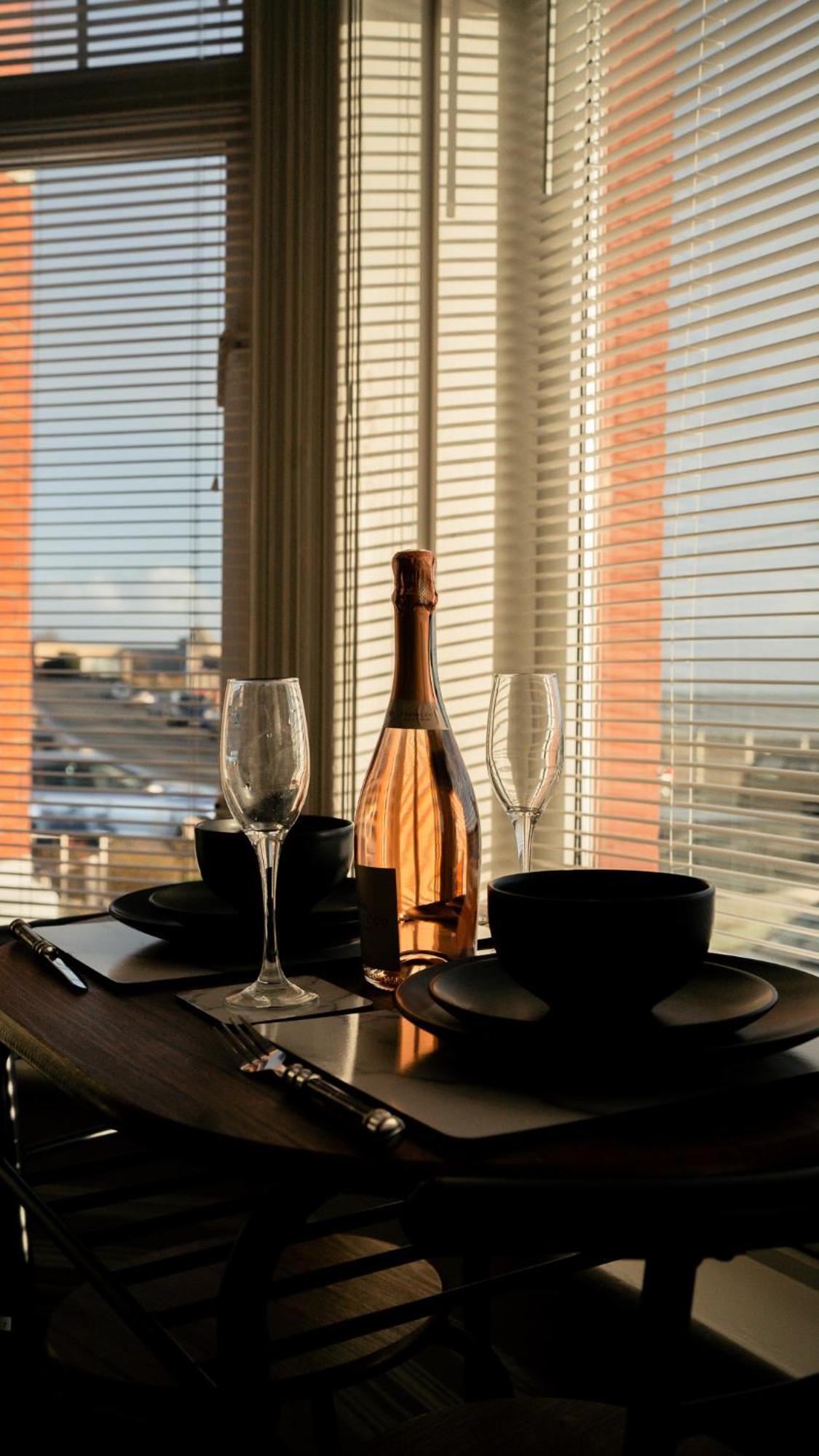Stunning 2 Bedroom Ground Floor Sea View Apartment Rhôs-on-Sea Extérieur photo